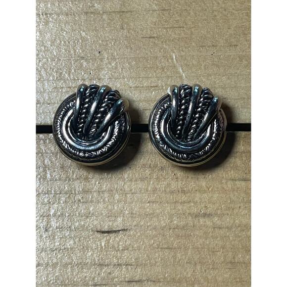 Pair of Women's Silver Tone Knotted Style Earrings. Lightweight - Picture 1 of 2